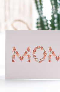 MOM Floral Card